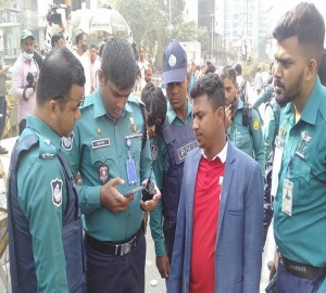 অভিযোগ ছাড়া মোবাইল ফোন তল্লাশি করতে পারবে না পুলিশ
